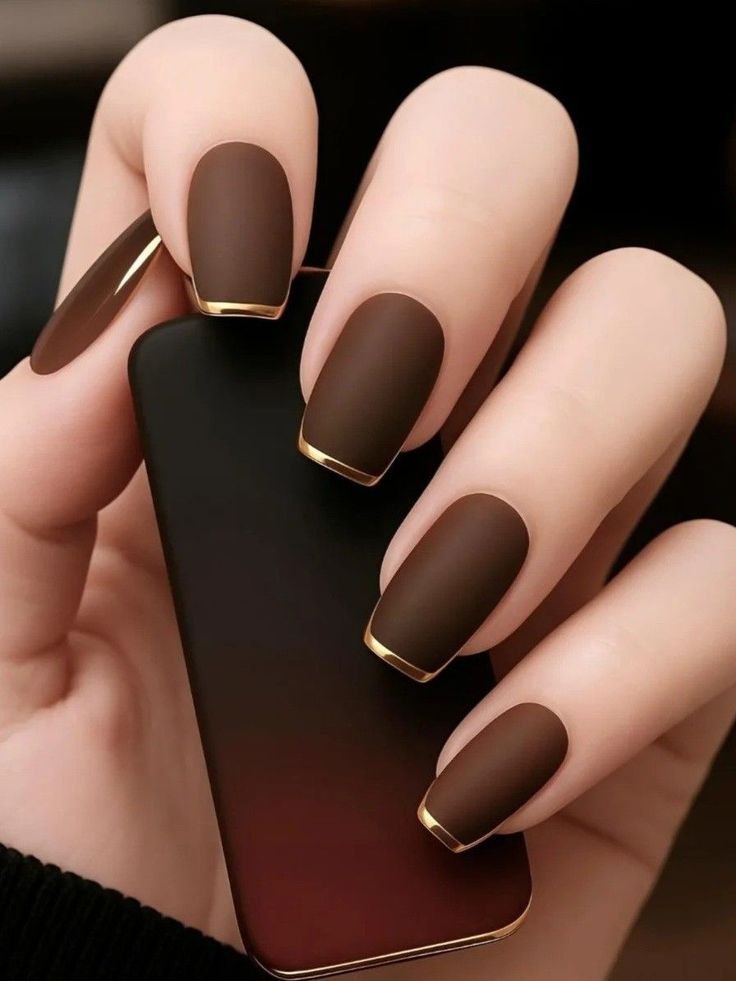 Shahi Cocoa Gold French press-on nail design