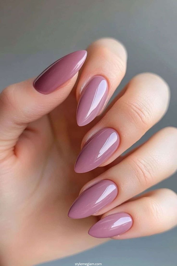 Mauve Resham Glossy press-on nail design