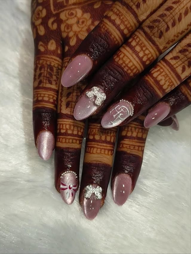 Mehendi Mauve Shringaar press-on nail design