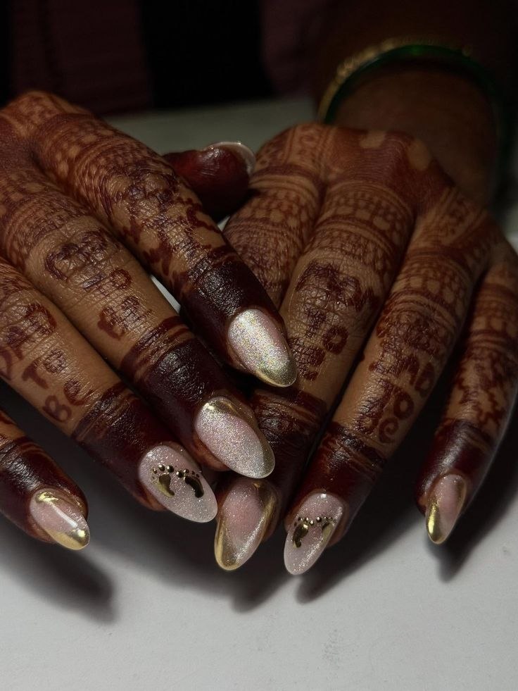 Mehendi Gold Chrome press-on nail design