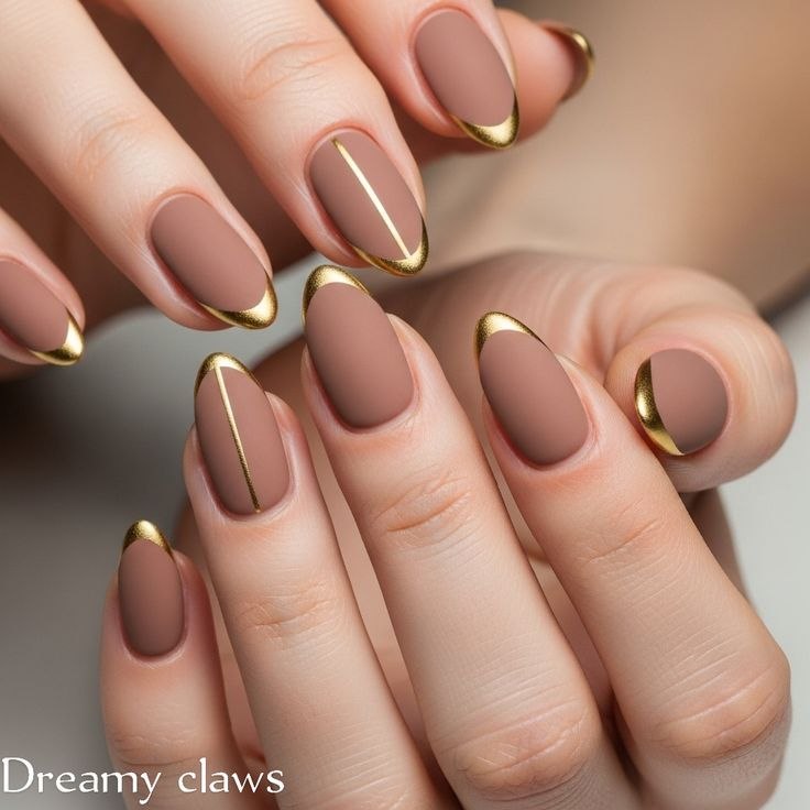 Mocha Zari French press-on nail design