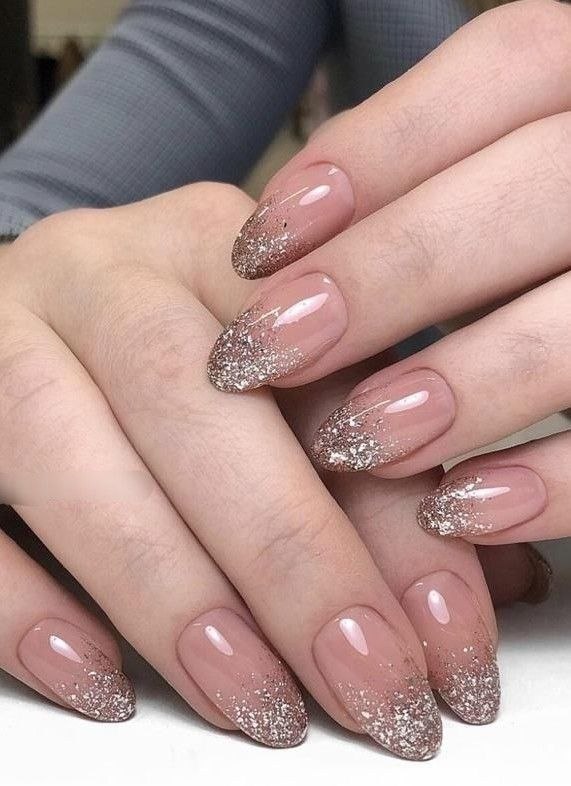 Kanak Glitter Ombre press-on nail design