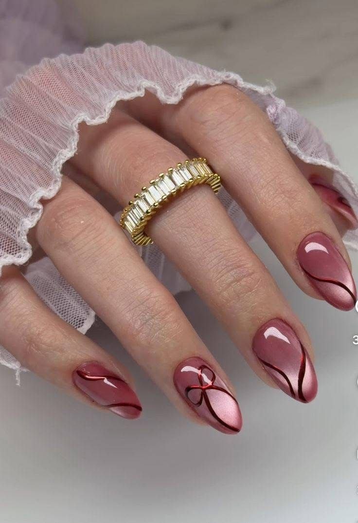 Gulab Chrome Swirl press-on nail design