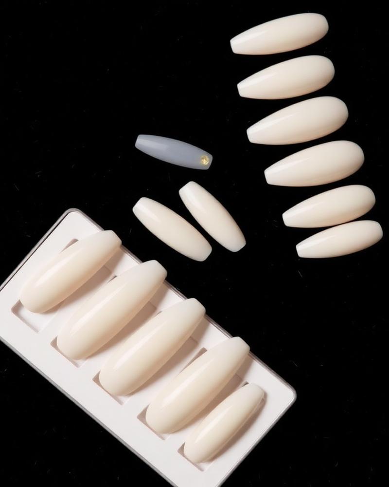 Glue Tabs vs Nail Glue for Press-Ons: Which One Should You Use?